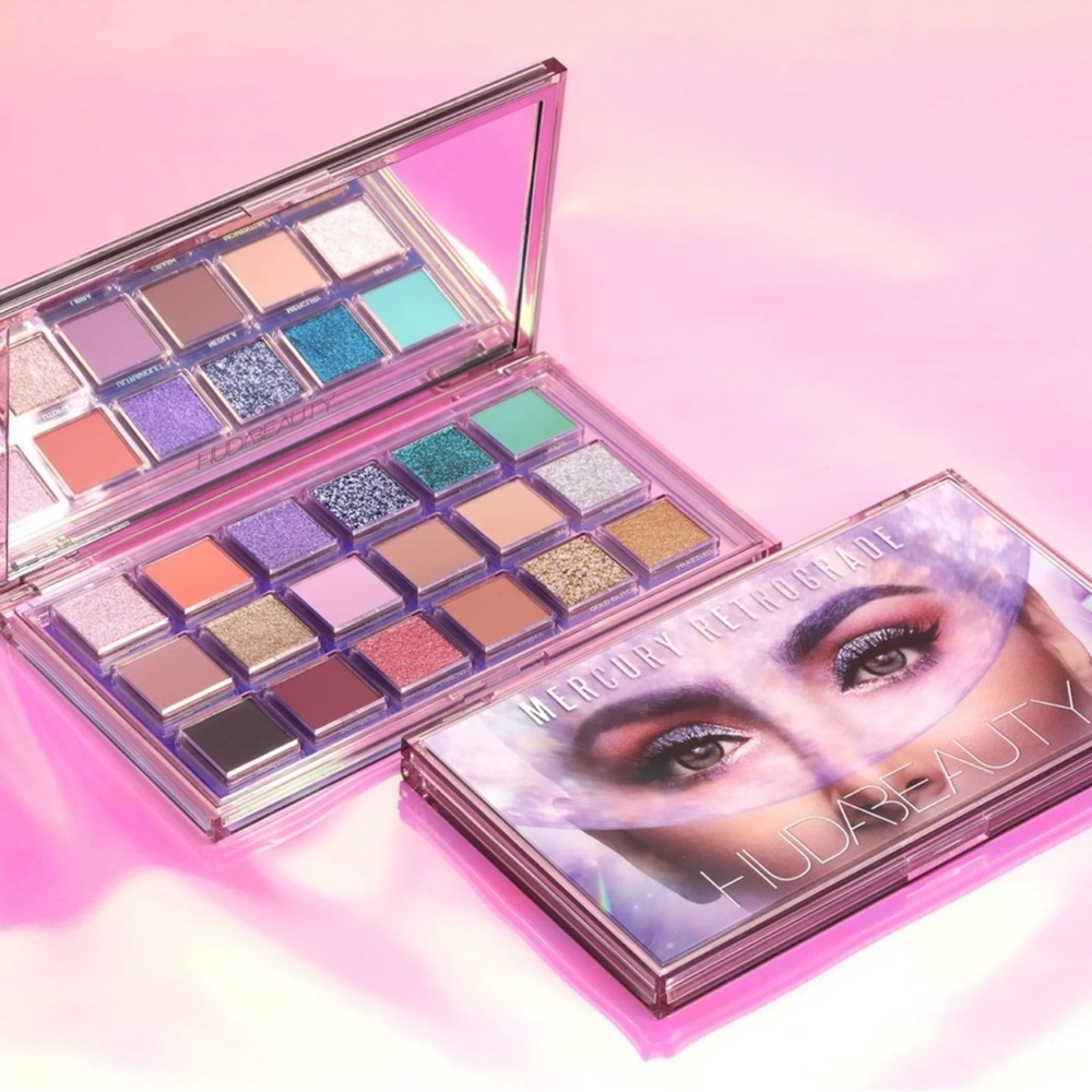 Huda Beauty Mercury Retrograde
Eyeshadow Palette